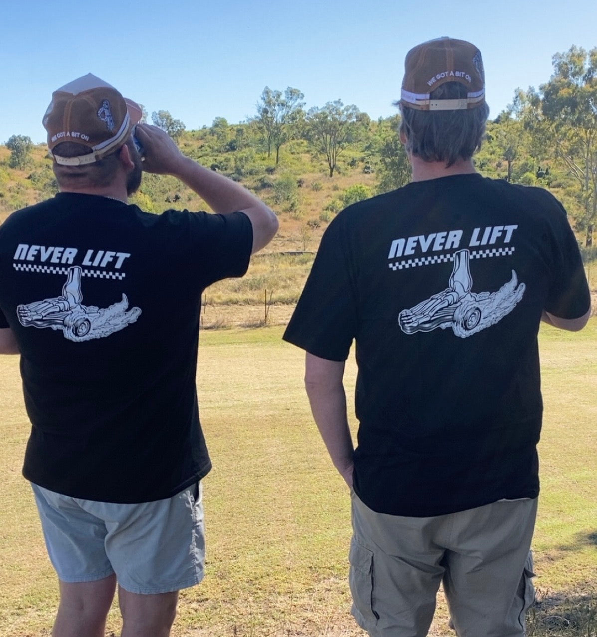 NEVER LIFT Tee