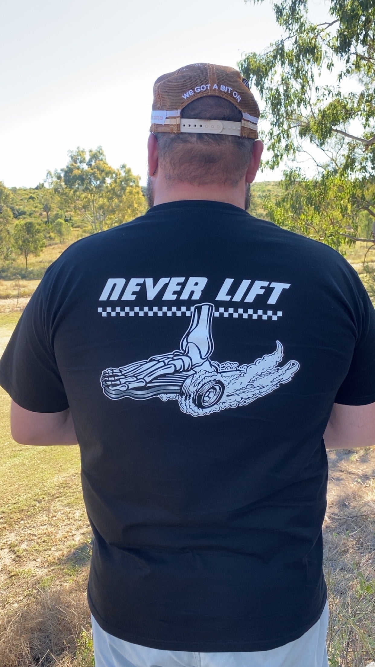 never-lift-tee